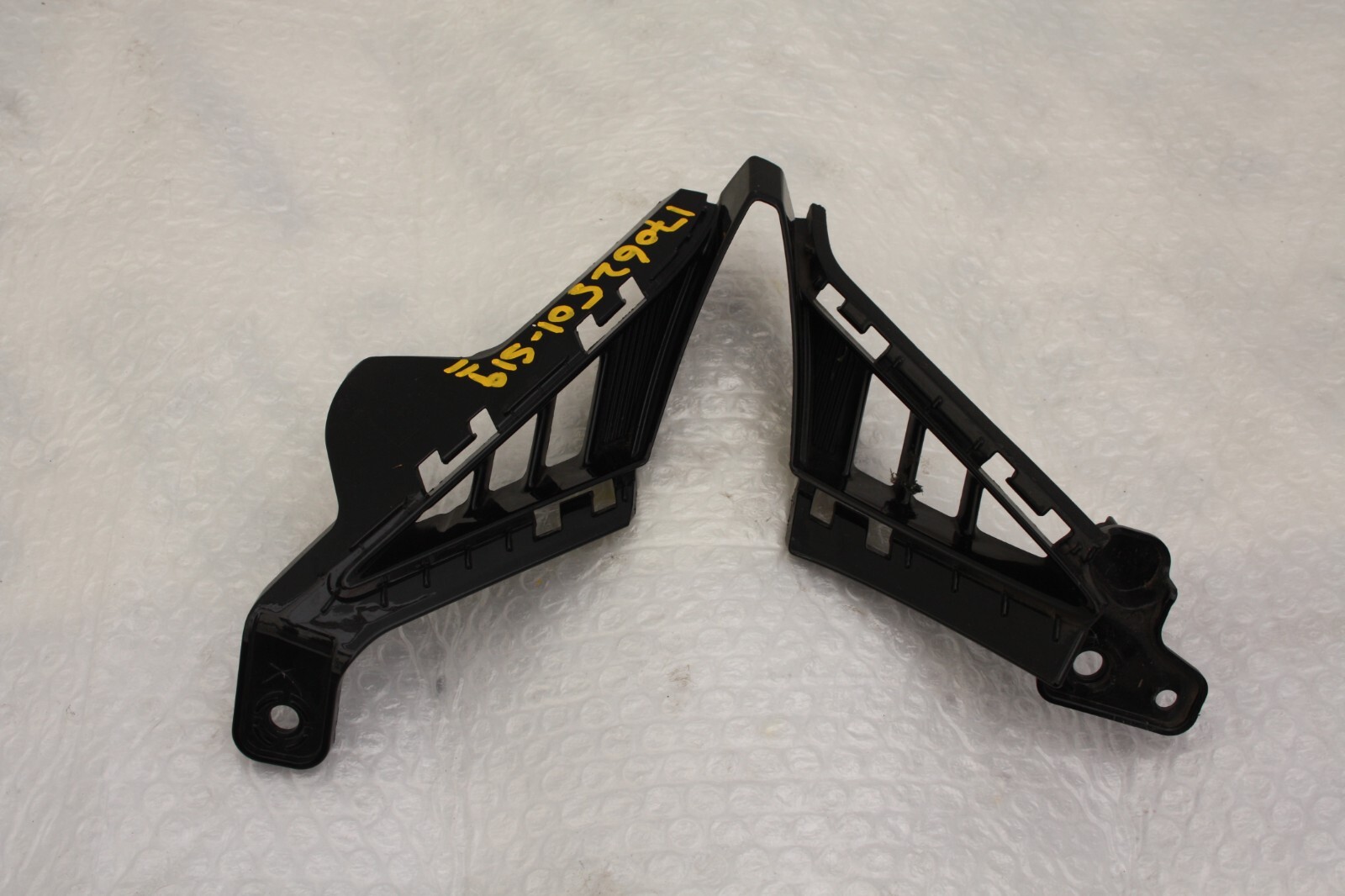 Kia Ceed Front Bumper Left Grill 2021 ON 86563-J7DA0 Genuine *DAMAGED*