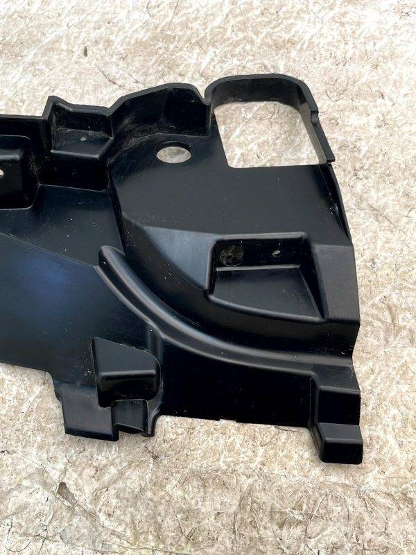 LR Discovery 5 Rear Bumper Right Mount Bracket 2017 ON MY42 39686 A Genuine 178560614207 4