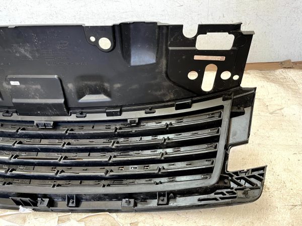 LR Range Rover SV L460 Radiator grill M8E28200A Genuine 2022 on 178503145117 10