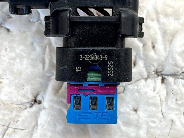 Land Rover Defender Discovery Parking Sensor Plug Connector 3 2236343 5 Genuine 178516346177 8