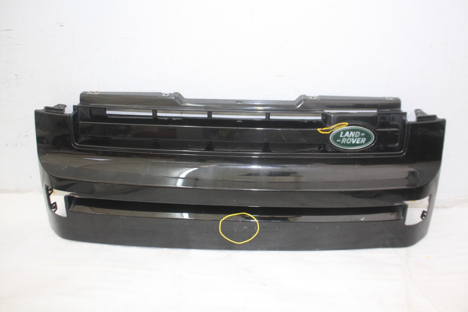 Land Rover Defender L663 Front Middle Section 2020 ON L8B2-17820-A *DAMAGED*