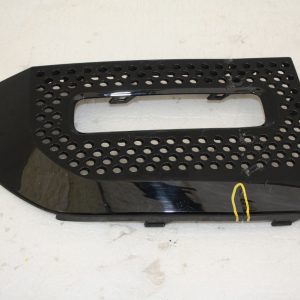 Land Rover Defender L663 Front Right Fog Light Grill 20 ON J8A2-21064-B *DAMAGED - Image 1