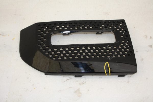 Land-Rover-Defender-L663-Front-Right-Fog-Light-Grill-20-ON-J8A2-21064-B-DAMAGED-177040686597