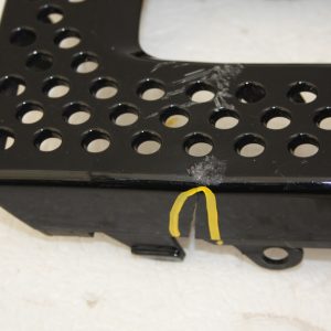 Land Rover Defender L663 Front Right Fog Light Grill 20 ON J8A2-21064-B *DAMAGED - Image 8