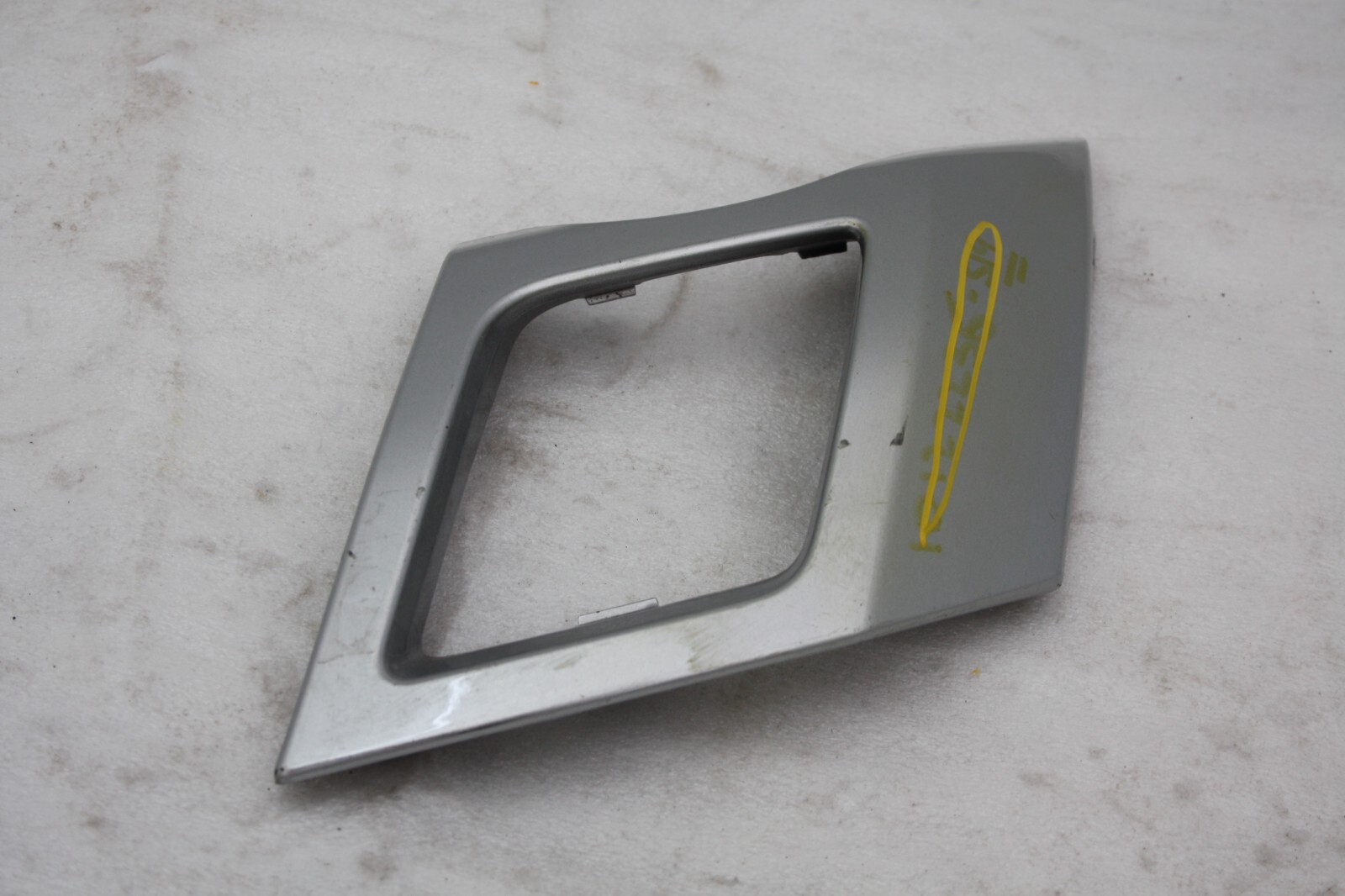 Land Rover Discovery Dynamic Rear Bumper Left Trim HY3M-17D53-AA Genuine