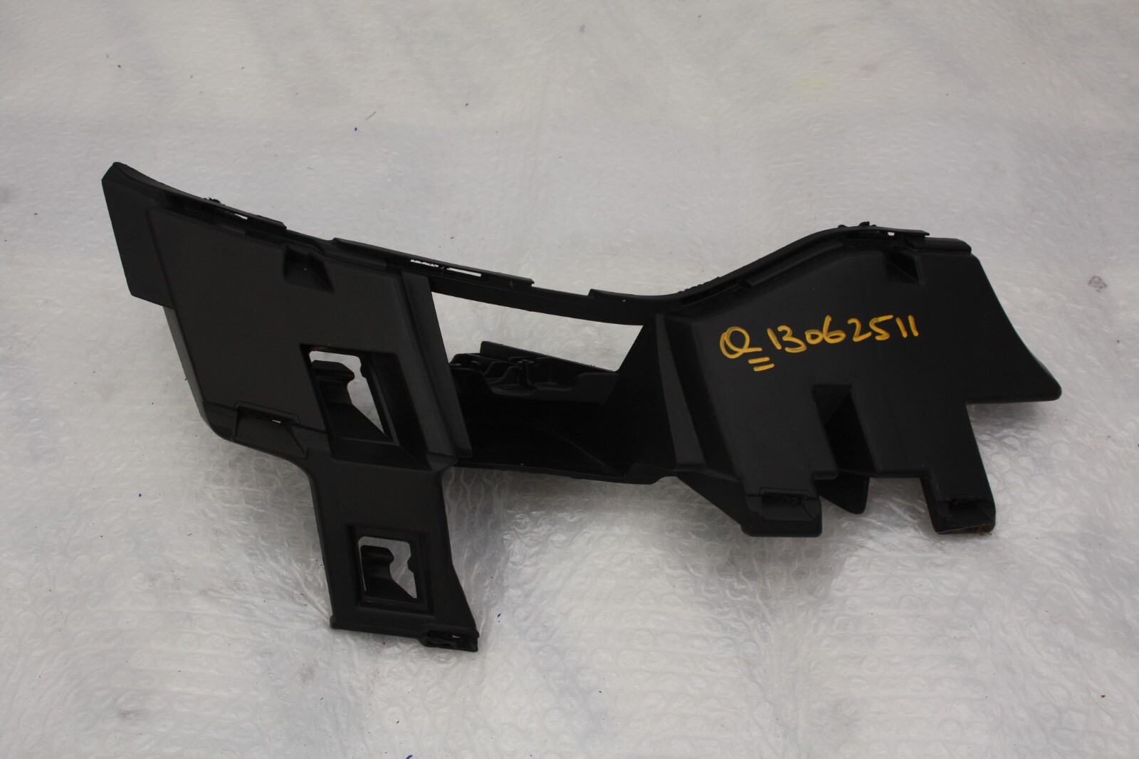 Land Rover Discovery L462 Front Bumper Right Bracket 2017 ON HY32-17C862-AA