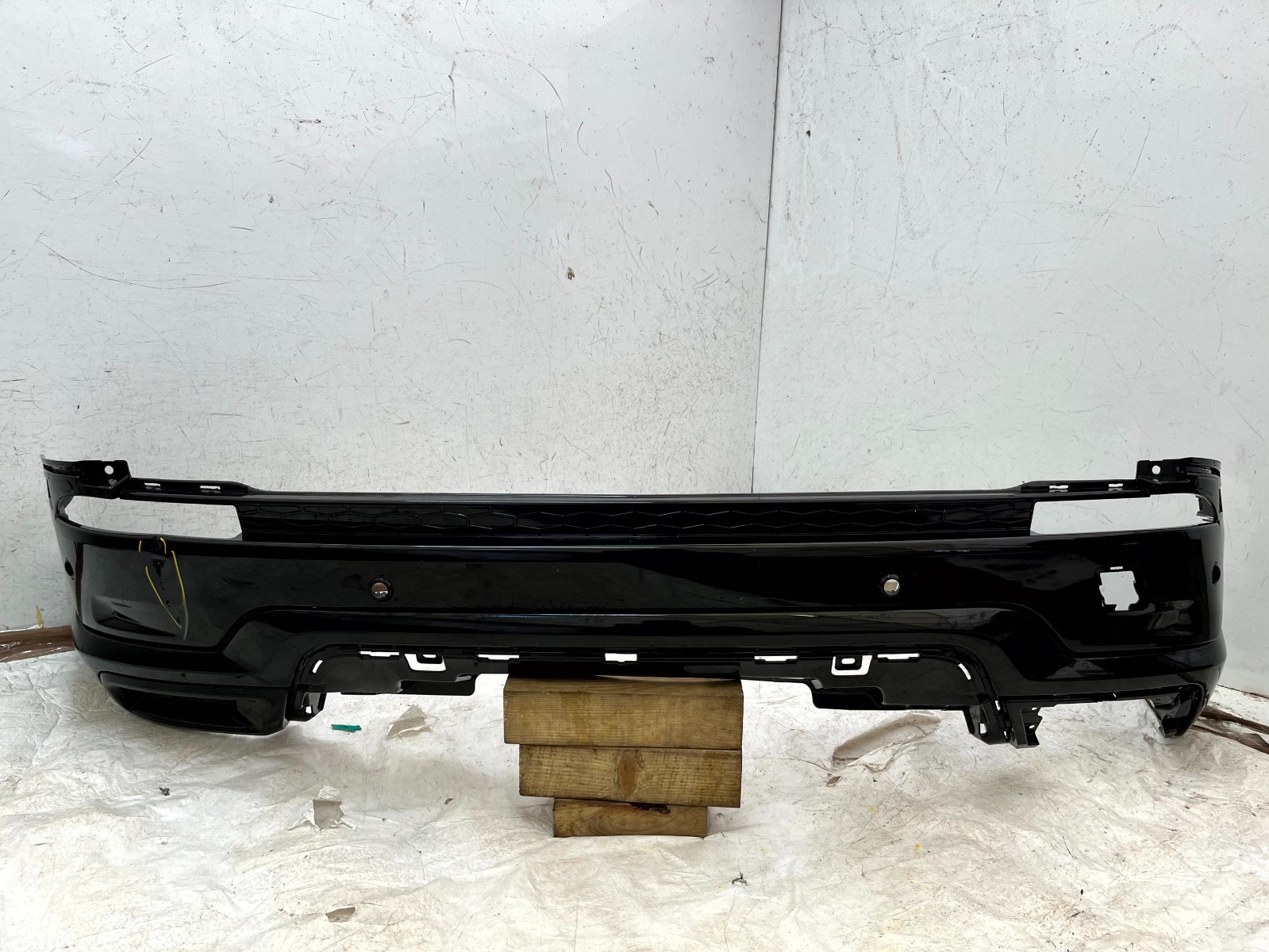 Land Rover Discovery Sport Dynamic Rear Bumper 2019 ON LK72-17D781-BAW *DAMAGED*