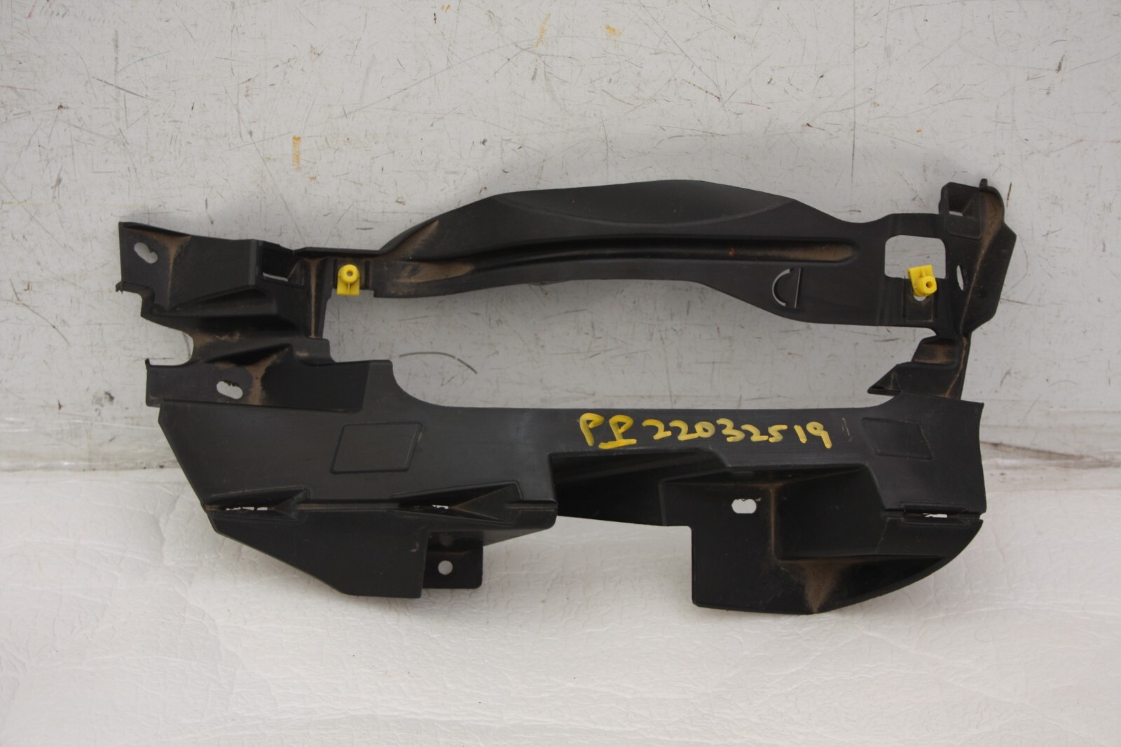 Land Rover Discovery Sport L550 Front Bumper Right Bracket 2017 on LK72-15T222-B