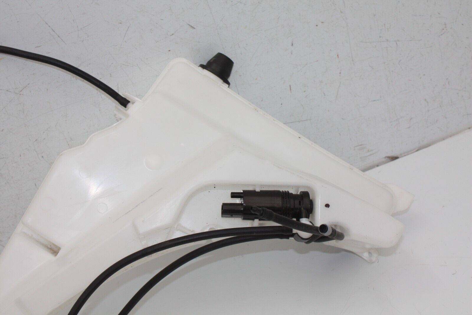 Land-Rover-Discovery-Windscreen-Washer-Bottle-Pumps-CPLA-17B613-A-Genuine-176640497427-2