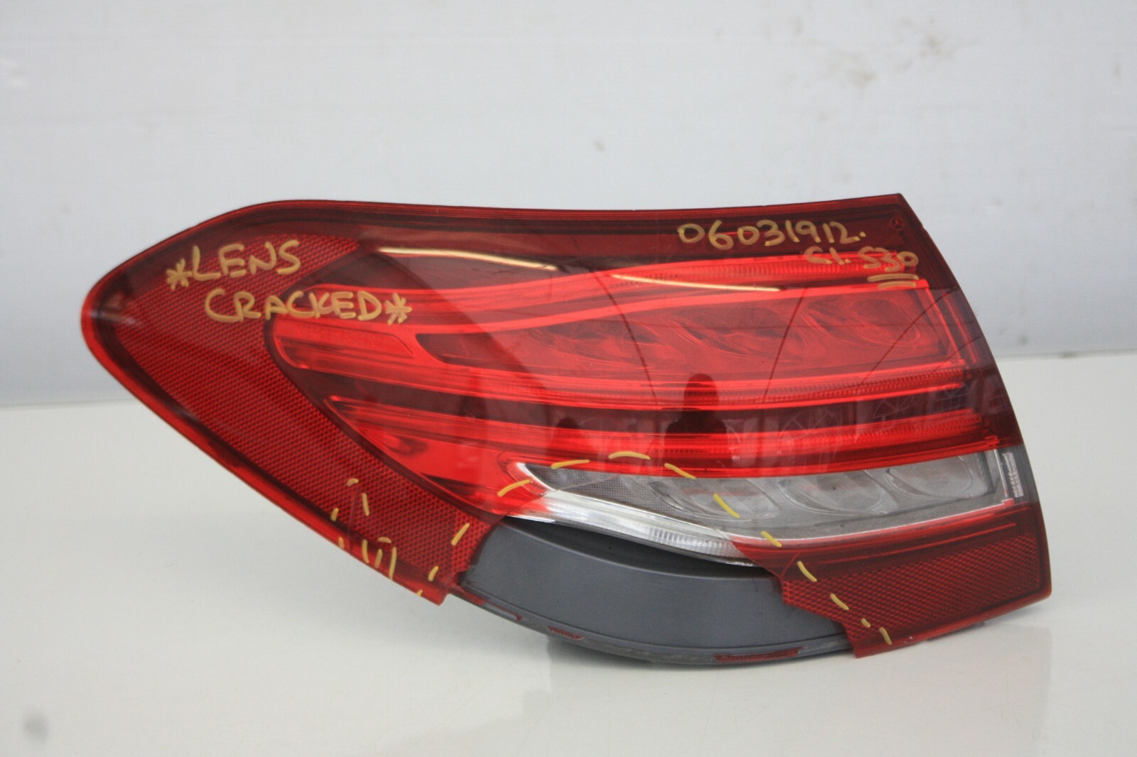 MERCEDES C CLASS ESTATE s205 LEFT SIDE TAIL LIGHT 2014 TO 2018 damaged