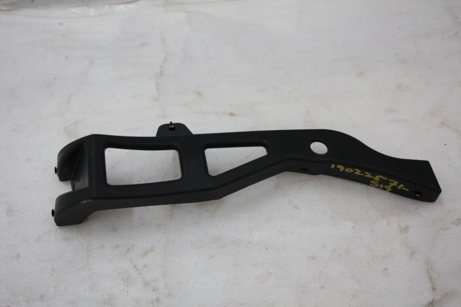 Mercedes A Class W176 Front Bumper Left Bracket A1768851021 Genuine