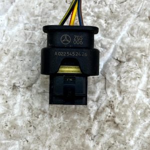 Mercedes C-Class W205 PDC Parking Sensor Loom Plug Connector A0225452426 Genuine - Image 3