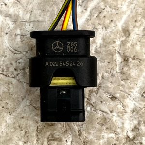 Mercedes C-Class W205 PDC Parking Sensor Loom Plug Connector A0225452426 Genuine - Image 9