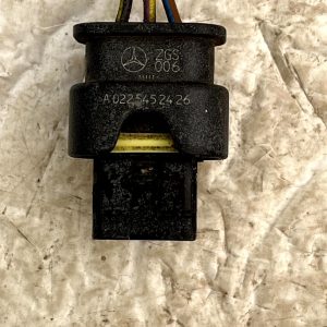 Mercedes C-Class W205 PDC Parking Sensor Loom Plug Connector A0225452426 Genuine - Image 3