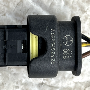 Mercedes C-Class W205 PDC Sensor Wiring Loom Plug Connector A0225452426 Genuine - Image 9