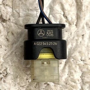 Mercedes C-Class W205 PDC Sensor Wiring Loom Plug Connector A0225452526 Genuine - Image 3