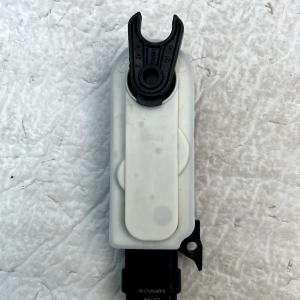 Mercedes C Class W206 Air Heater Flap Actuator Motor D1110609900AD Genuine - Image 3