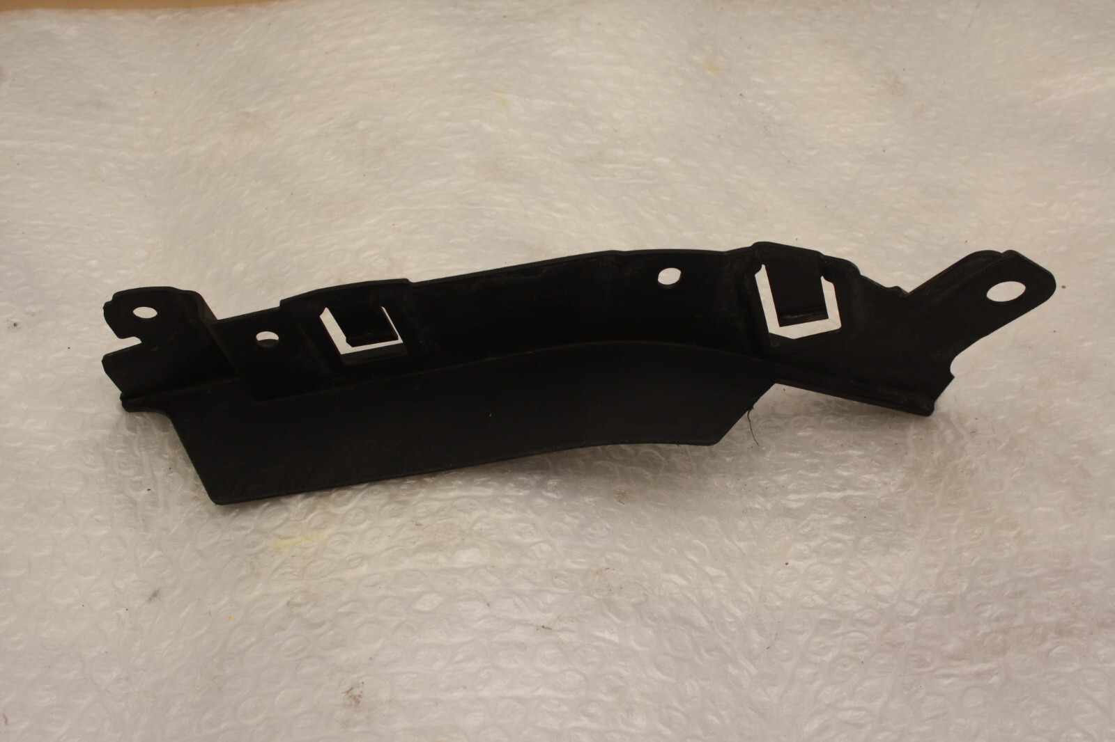 Mercedes CLE C236 Front Right Bracket A2368842200 Genuine