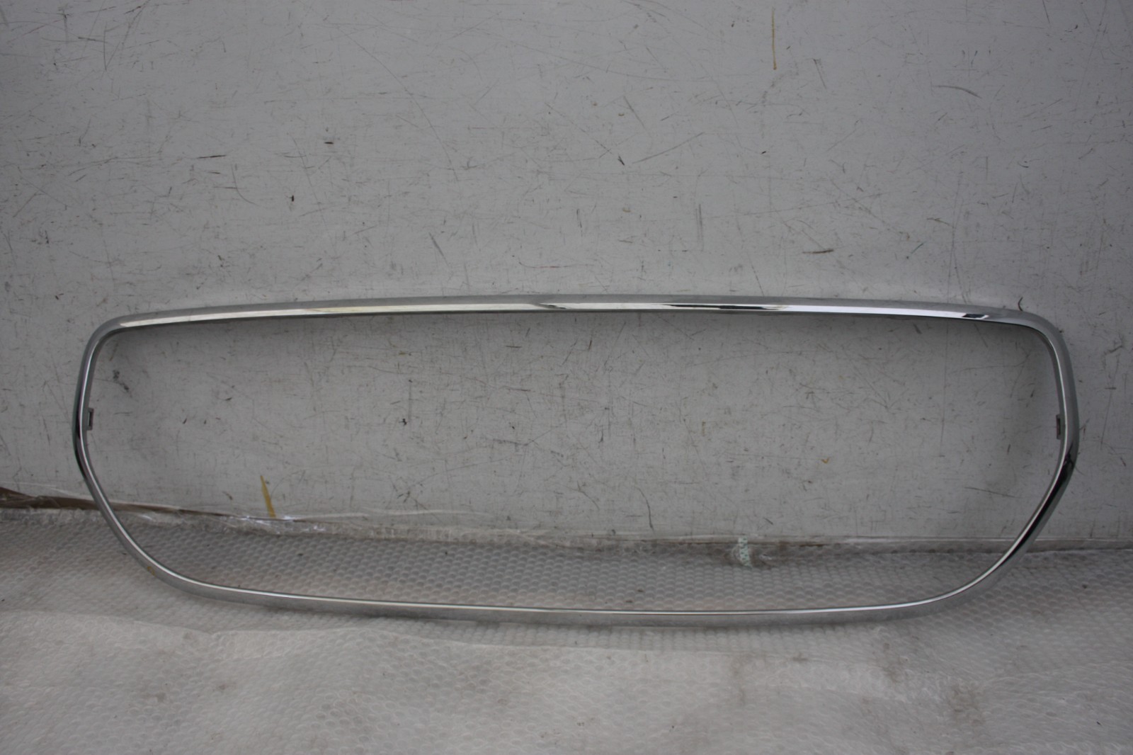 Mini Cooper F55 F56 LCi 2 Front Bumper Grill Surround Chrome 9450553 *DAMAGED*