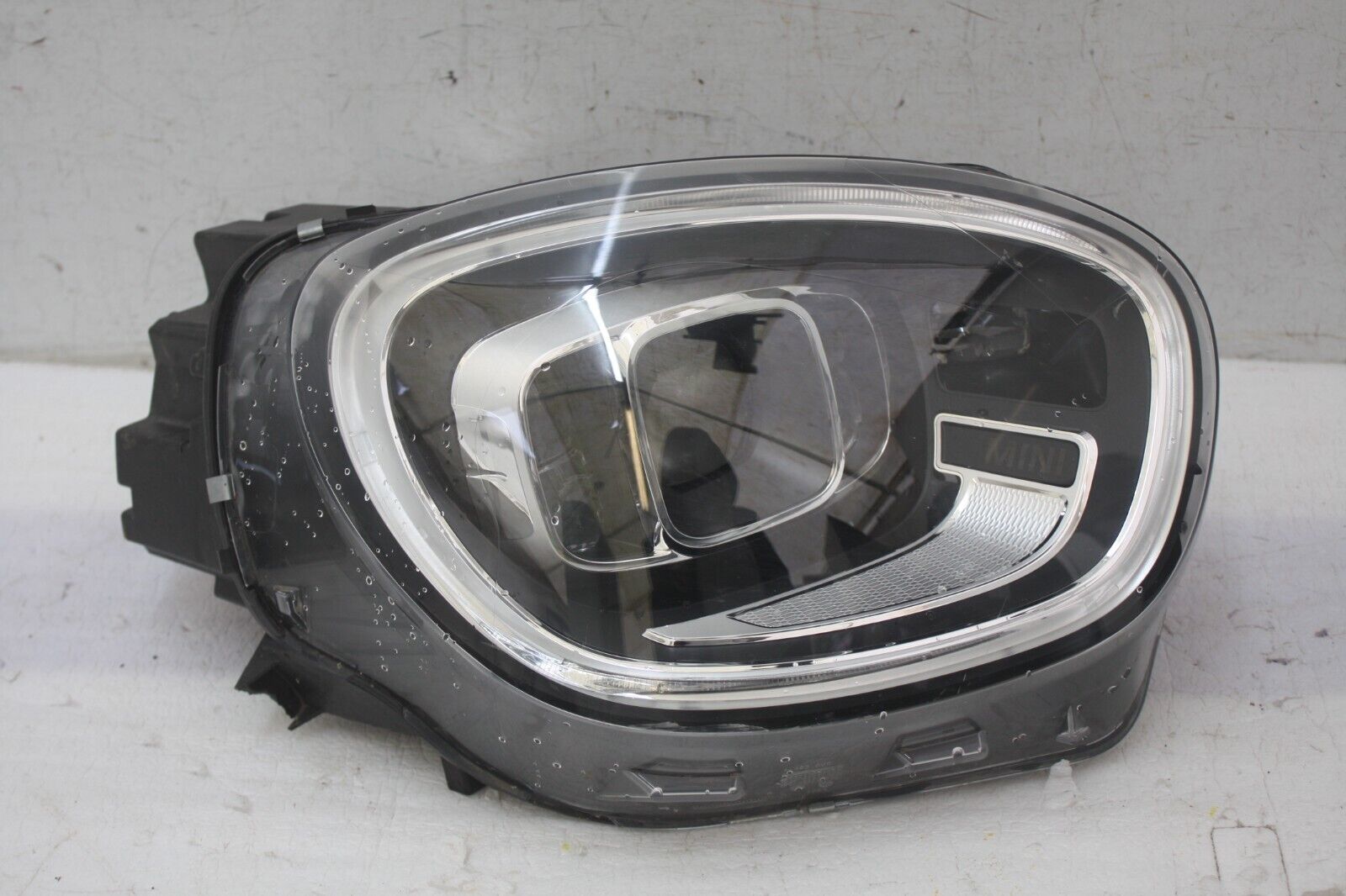 Mini Countryman F60 LED Right Side Headlight 2020-2024 5A04D94 Genuine *DAMAGED*