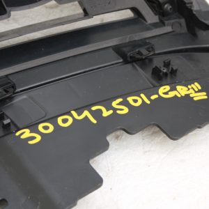Range Rover Evoque Dynamic Front Bumper Grill 2019 ON R8D2-8200-A *DAMAGED* - Image 11