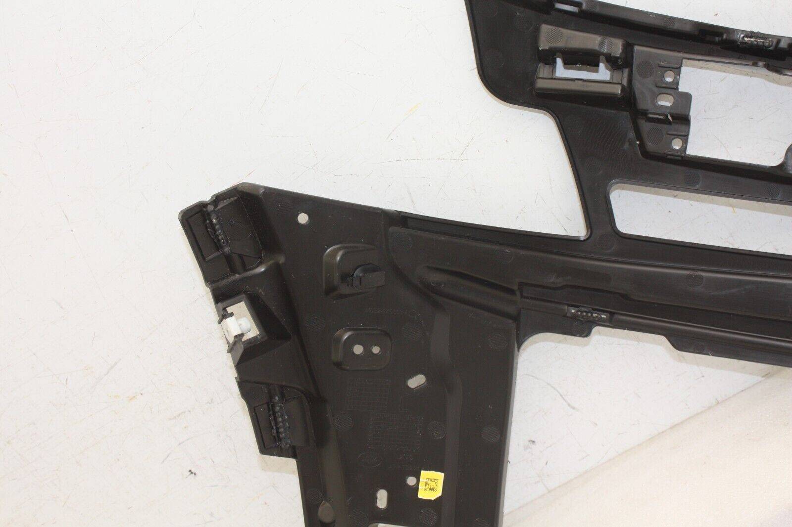 Range-Rover-Sport-L460-Front-Bumper-Left-Bracket-M8E2-17C863-A-Genuine-176577428287-9