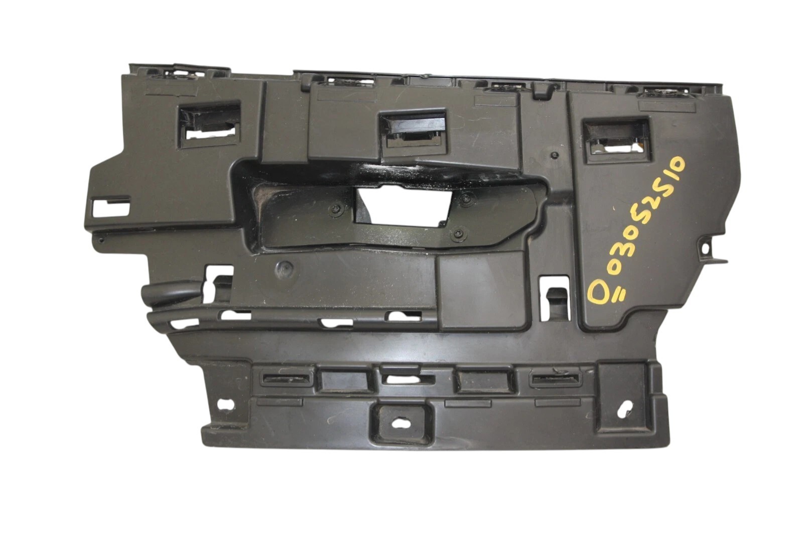 Range Rover Sport L461 Front Bumper Right Bracket 2022 ON N9X2-17C862-A Genuine