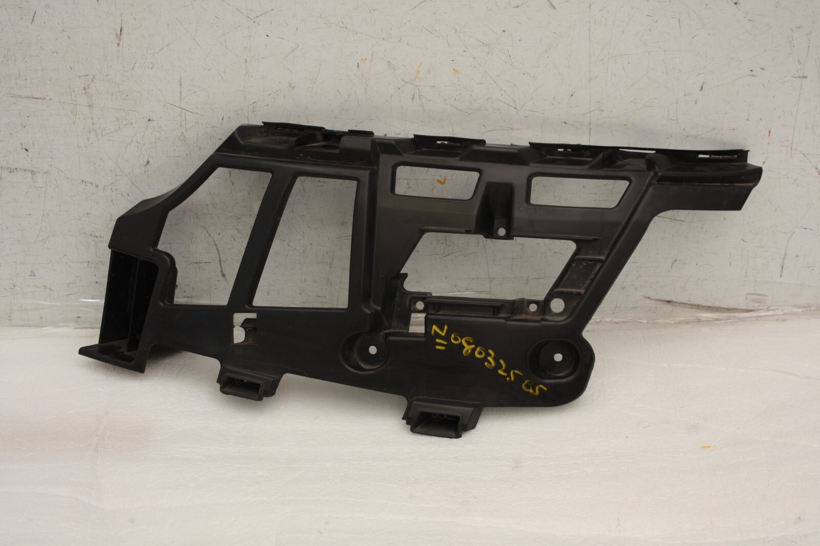 Range Rover Velar Front Bumper Left Bracket 2017 ON J8A2-17C863-BA Genuine