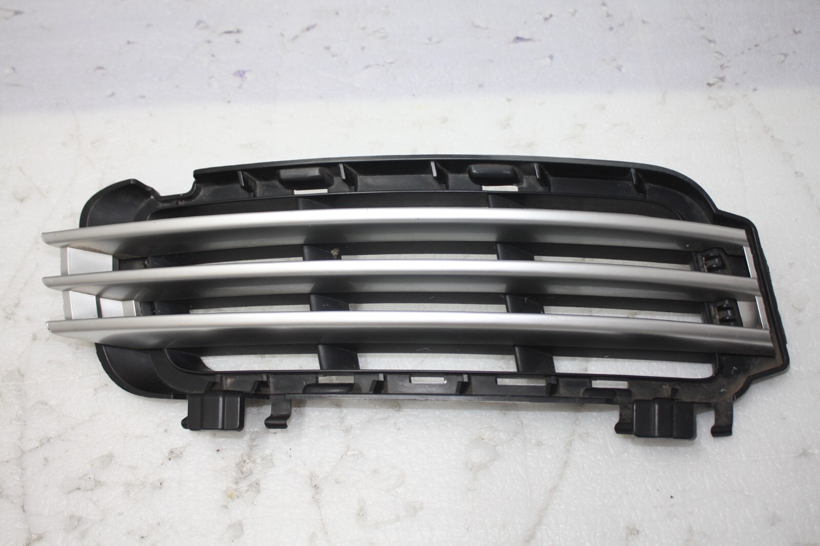 Range Rover Vogue Front Bumper Right Side Grill 2013-2017 CK52-17F908-AA Genuine