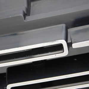 Range Rover Vogue L460 Front Bumper Grill M8E2-8200-A Genuine *DAMAGED* - Image 9