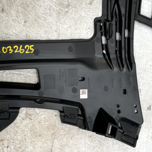 Range Rover Vogue L460 Front Bumper Right Bracket 2022 ON M8E2-17C862-A Genuine - Image 11