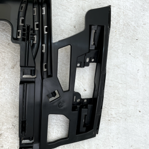 Range Rover Vogue L460 Front Bumper Right Bracket 2022 ON M8E2-17C862-A Genuine - Image 3