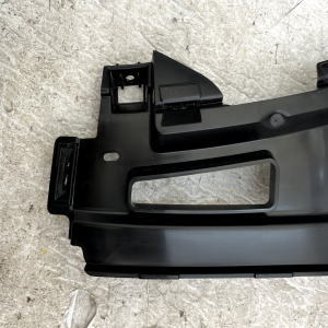 Range Rover Vogue L460 Front Bumper Right Bracket 2022 ON M8E2-17C862-A Genuine - Image 7