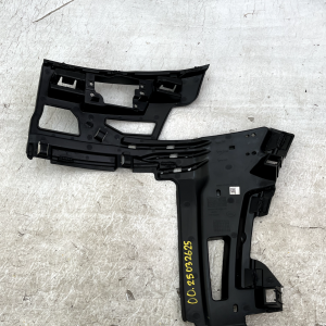 Range Rover Vogue L460 Front Bumper Right Bracket 2022 ON M8E2-17C862-A Genuine - Image 8