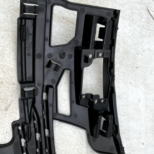 Range Rover Vogue L460 Front Bumper Right Bracket 2022 ON M8E2-17C862-A Genuine - Image 9