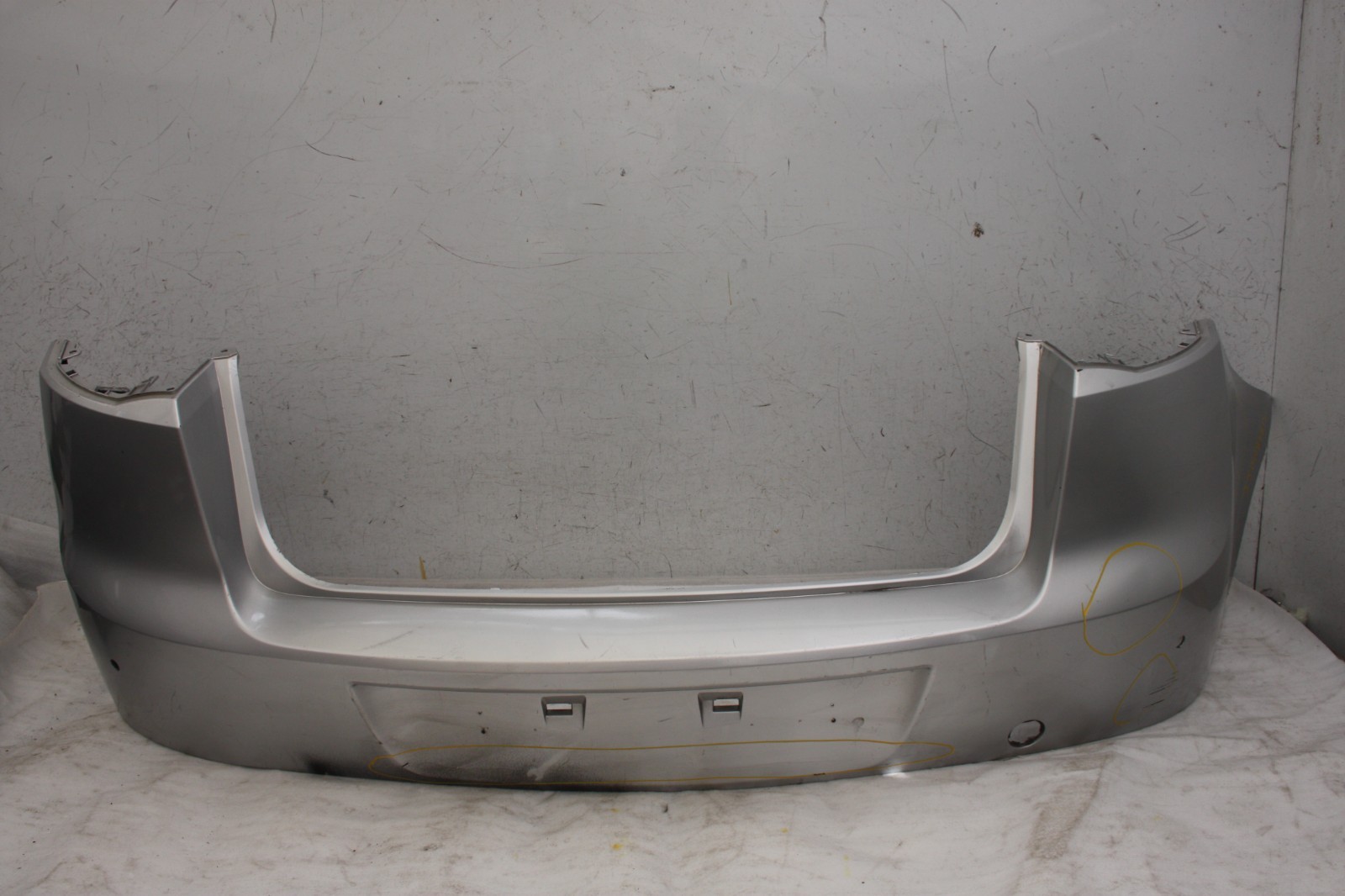 Renault Laguna Rear Bumper 2007 TO 2010 850220001R Genuine *DAMAGED*