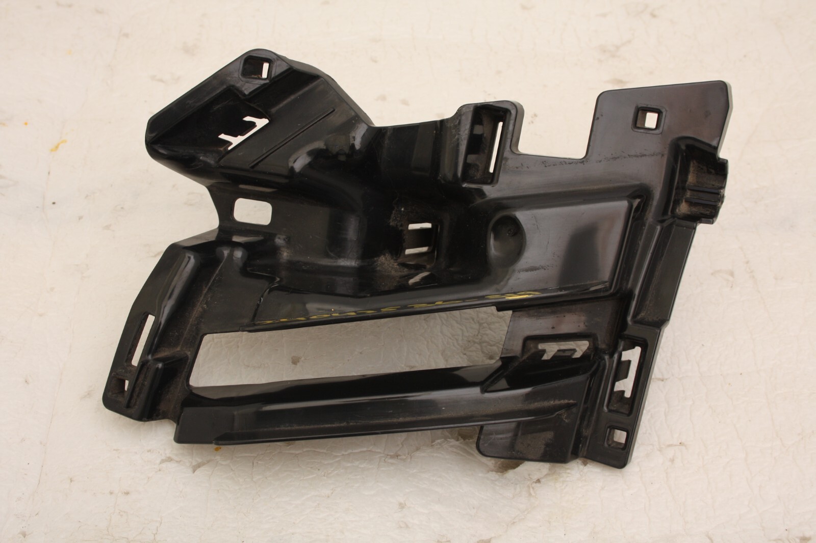 Skoda Kodiaq Front Bumper Right Bracket 2017 TO 2021 565807724 Genuine