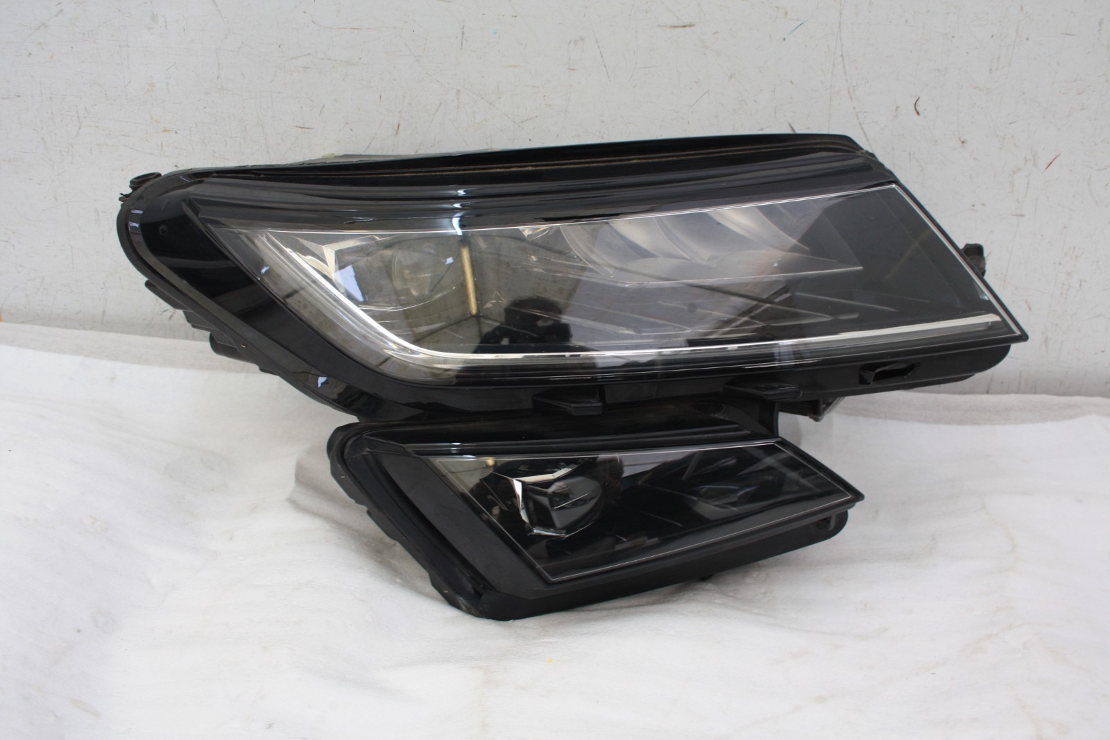 Skoda Kodiaq Right Side LED Headlight 2017 TO 2021 567941016H Genuine *DAMAGED*