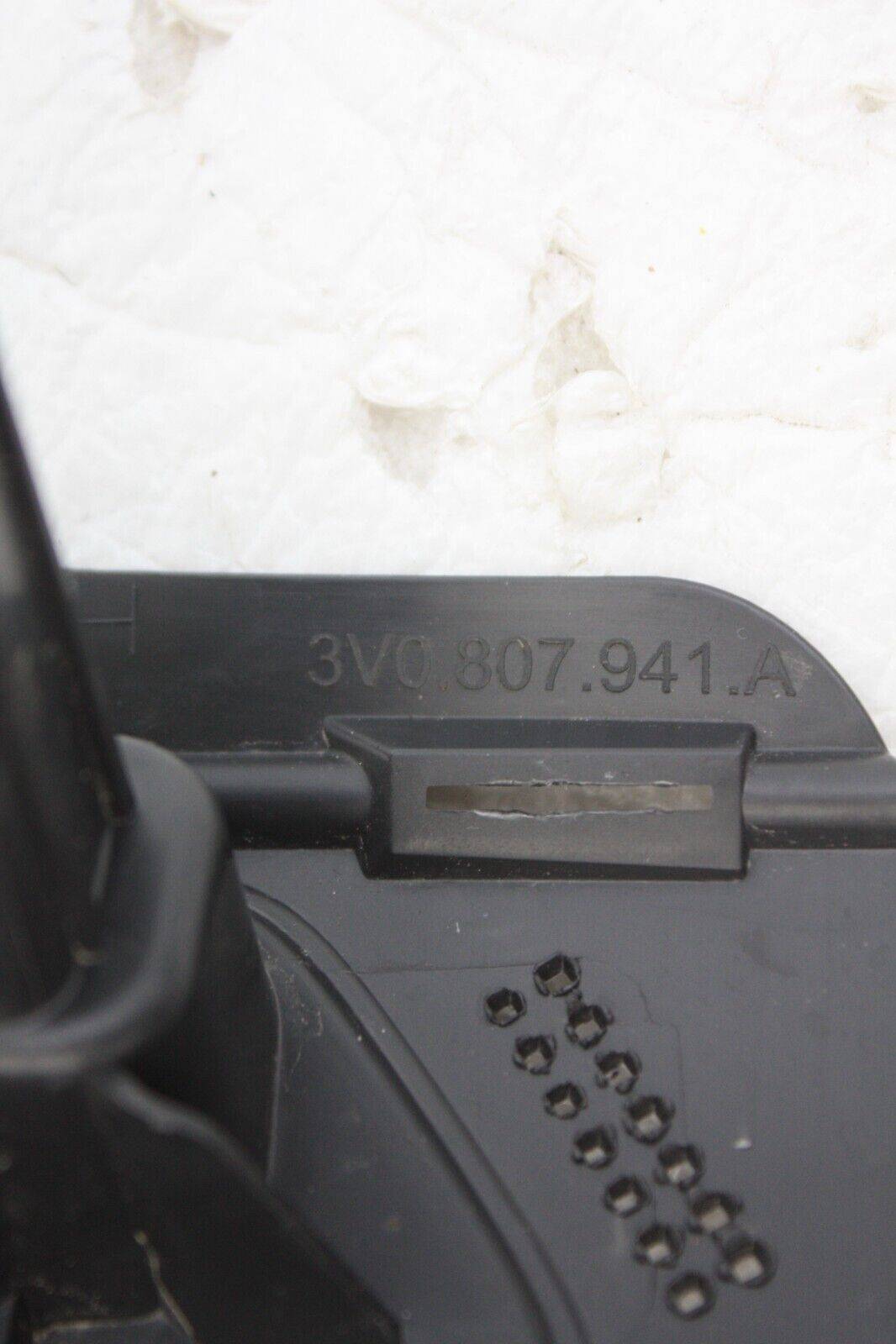 Skoda-Superb-Front-Left-Headlight-Washer-Cover-Bracket-3V0807941A-Genuine-176416962657-7