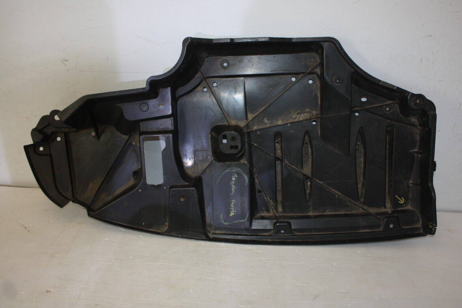 Toyota-Auris-Front-Under-Tray-2013-TO-2015-58399-02040-Genuine-SEE-PICS-175553662497-6