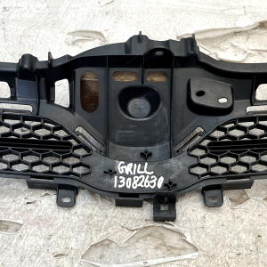 Toyota Corolla Verso Front Bumper Grill 2007 TO 2009 53111-0F030 Genuine - Image 10