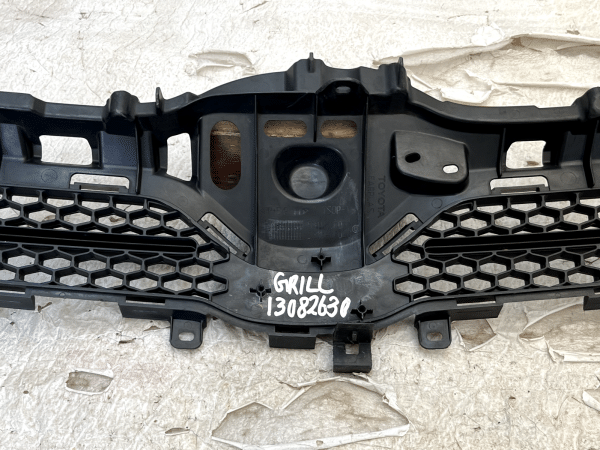 Toyota Corolla Verso Front Bumper Grill 2007 TO 2009 53111 0F030 Genuine 178518800807 10