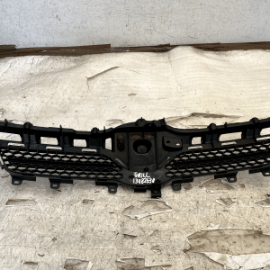 Toyota Corolla Verso Front Bumper Grill 2007 TO 2009 53111-0F030 Genuine - Image 7