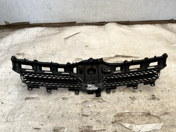 Toyota Corolla Verso Front Bumper Grill 2007 TO 2009 53111 0F030 Genuine 178518800807 7
