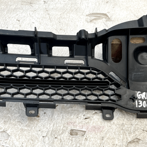 Toyota Corolla Verso Front Bumper Grill 2007 TO 2009 53111-0F030 Genuine - Image 9
