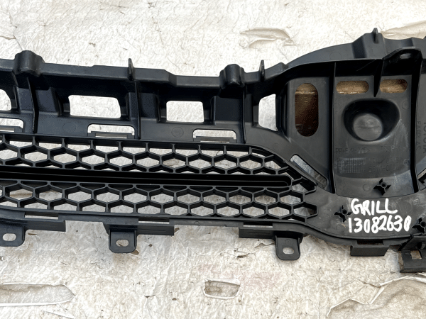 Toyota Corolla Verso Front Bumper Grill 2007 TO 2009 53111 0F030 Genuine 178518800807 9