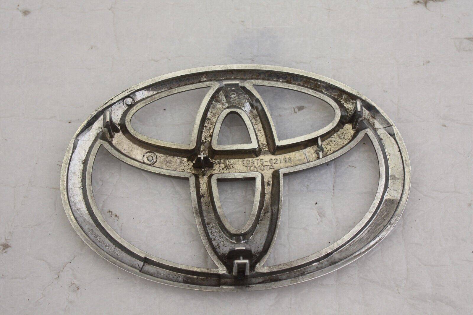 Toyota-Prius-Rear-Tailgate-Logo-Badge-Emblem-90975-02196-Genuine-176400295647-7