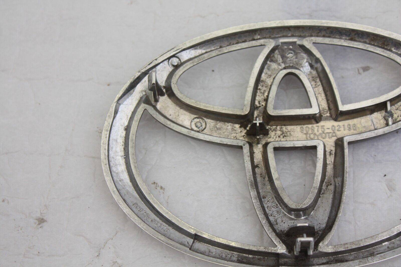 Toyota-Prius-Rear-Tailgate-Logo-Badge-Emblem-90975-02196-Genuine-176400295647-9