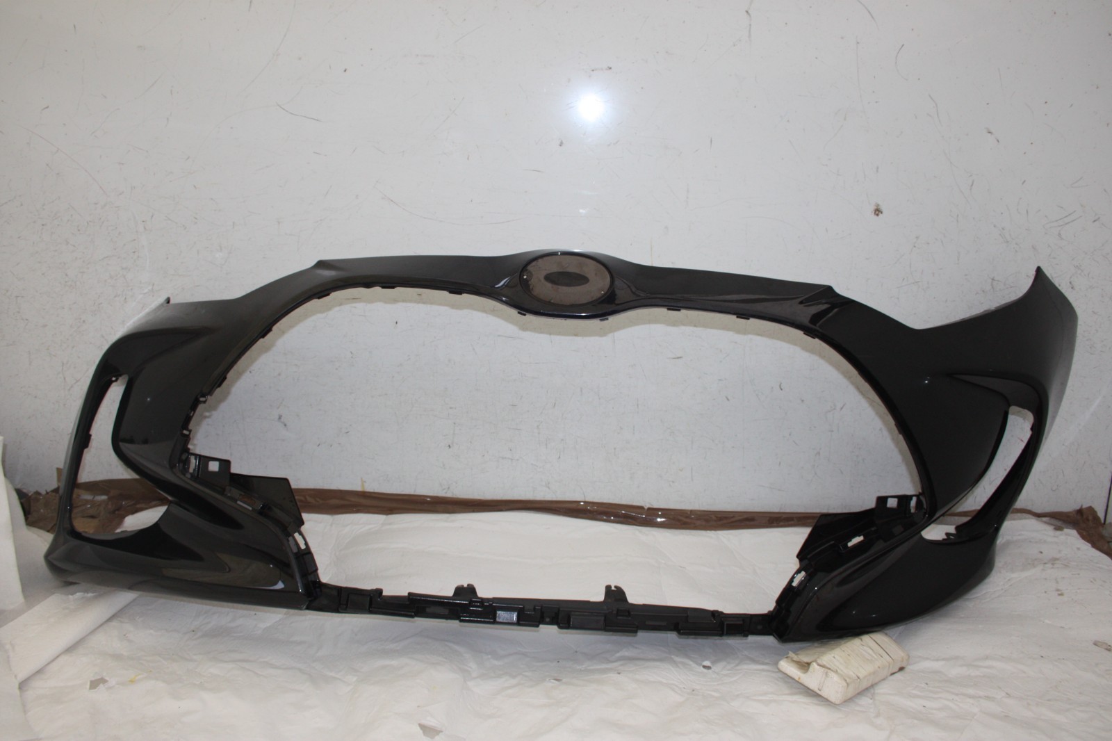 Toyota Yaris Front Bumper 2020 ON 52119-K0050 Genuine *DAMAGED*