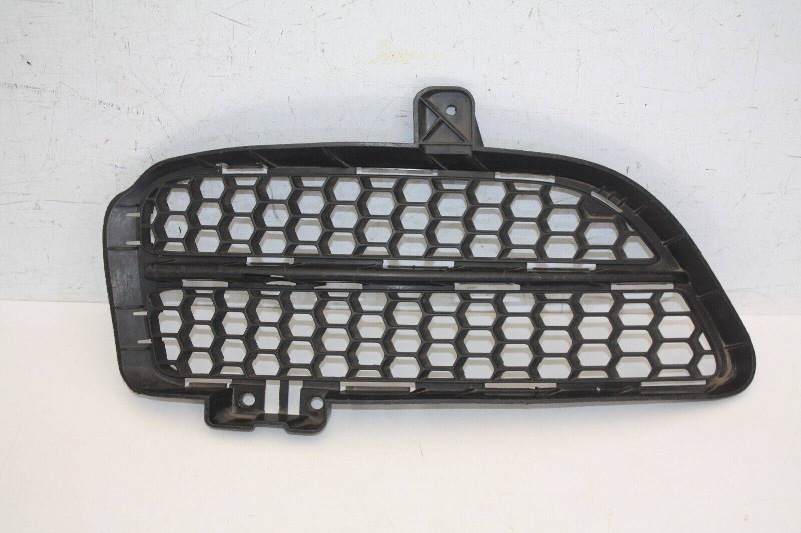 VW Touareg Front Bumper Right Grill 2007 TO 2010 7L6853666B Genuine 176241219097